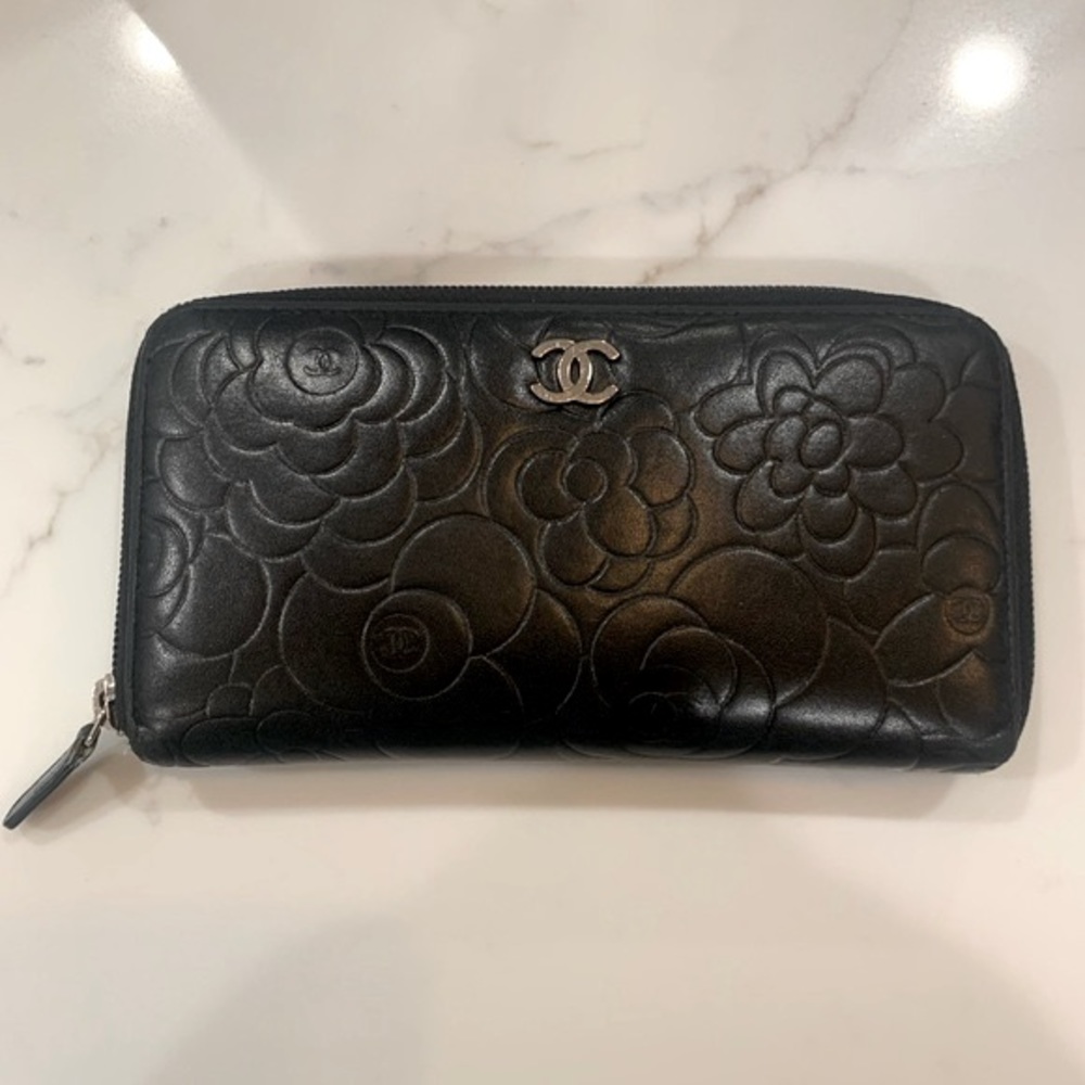 Authentic Chanel CC Black Camellia Zip Around Lambskin Leather Wallet